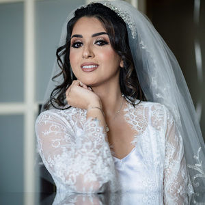 Meet your Posher, Elaria